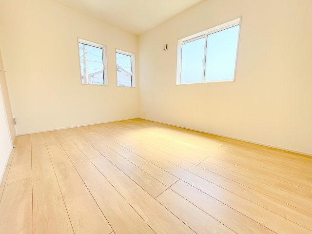 【洋室】 | ふじみ野市川崎2丁目　新築一戸建住宅　全6棟　(ふじみ野店) | 西側6帖洋室：3面採光で風通しの良い洋室、クローゼット完備です！