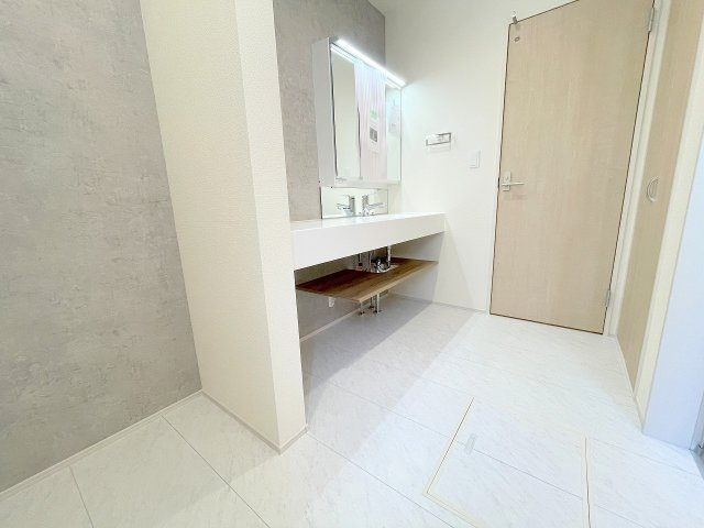 【洗面所】 | ふじみ野市川崎2丁目　新築一戸建住宅　全6棟　(ふじみ野店) | ホテルライクなお洒落な洗面所、朝の身支度もはかどります♪