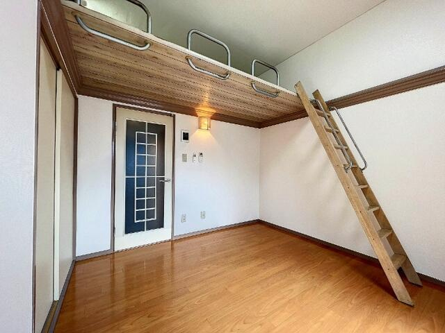 T'sフラット柴又の洋室