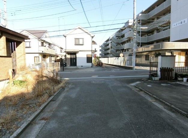 【土地】鶴ヶ島市藤金売地の前面道路含む現地写真