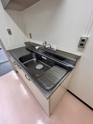 本郷天理ビルのキッチン