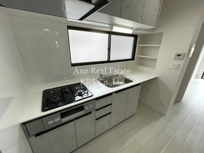 【キッチン】 | アルカディアイン | 3口ガスコンロで安心♪収納力も豊富！