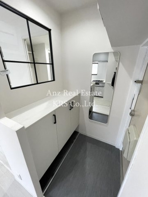 【玄関】 | アルカディアイン | 玄関より撮影♪便利な玄関収納があります！