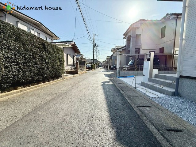 北本市本宿7丁目第1期　新築戸建　リナージュ01の前面道路含む現地写真