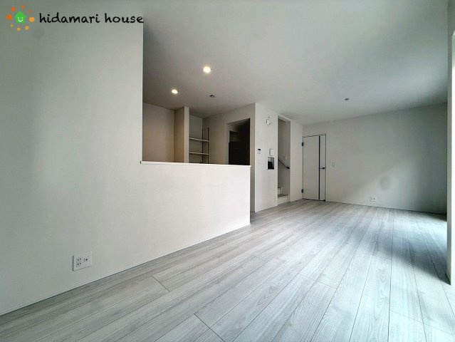 北本市本宿7丁目　第1期　リナージュ01の居間・リビング