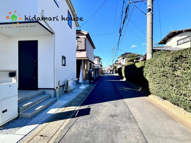 北本市本宿7丁目第1期　新築戸建　リナージュ01の前面道路含む現地写真