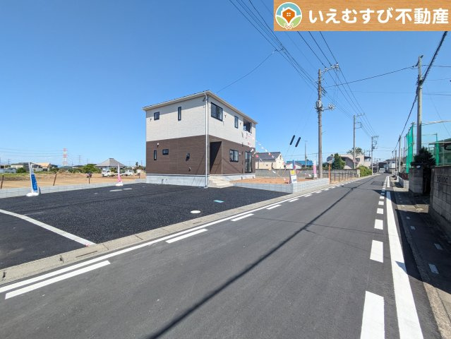 Cradle garden　美里町小茂田第3の前面道路含む現地写真|充分な広さの前面道路
間口が広くお車の出し入れも問題なく行えるスペースが確保されています♪