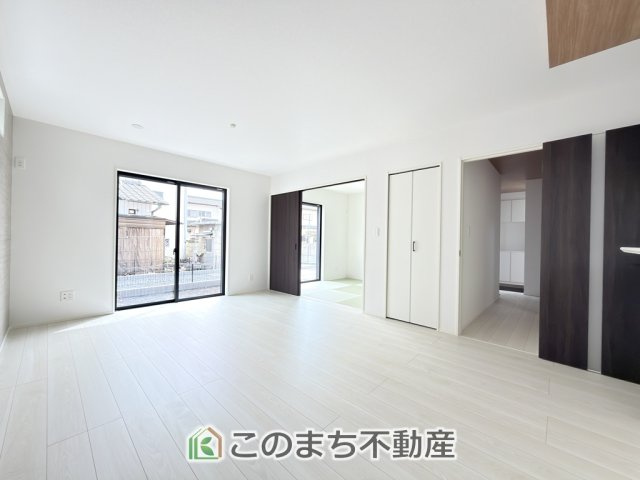 グラファーレ宇都宮市雀の宮5期の居間・リビング