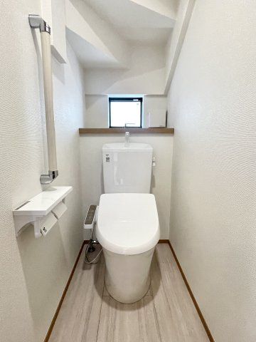 練馬区田柄4丁目　長期優良住宅×ZEH水準　省エネ邸宅　限定2棟のトイレ