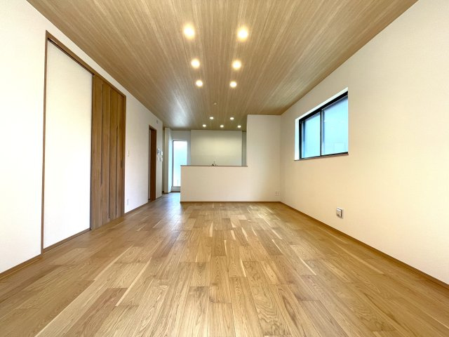 練馬区田柄4丁目　長期優良住宅×ZEH水準　省エネ邸宅　限定2棟の居間・リビング