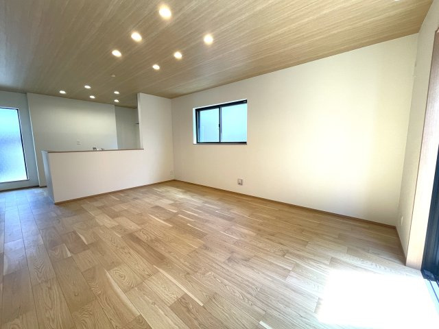 練馬区田柄4丁目　長期優良住宅×ZEH水準　省エネ邸宅　限定2棟の居間・リビング