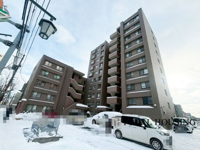 【外観】 | ファミール豊平公園ステーションガーデン | 流行に左右されず、将来にわたって価値が継続する「上質」な佇まい。おしゃれな雰囲気や自然の潤い、親しみやすさといった暮らしを豊かにしてくれる住空間です。