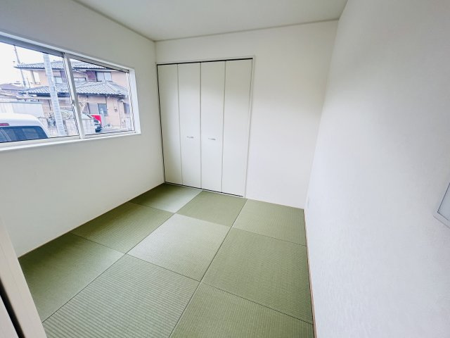 新築　桐生市相生町第18　クレイドルガーデン　1号棟の和室|現地写真　リビング隣の和室はお子様の遊び部屋としてもちょうどいいですね♪							
