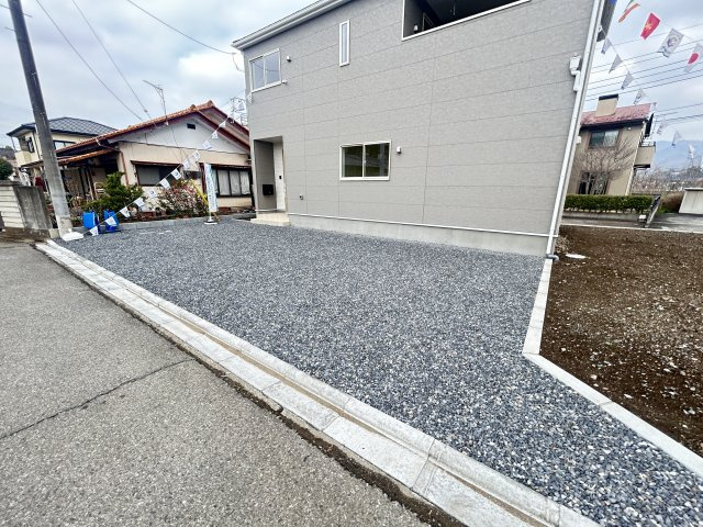 新築　桐生市相生町第18　クレイドルガーデン　1号棟の駐車場|現地写真　駐車スペースは並列3～4台分可能です！
