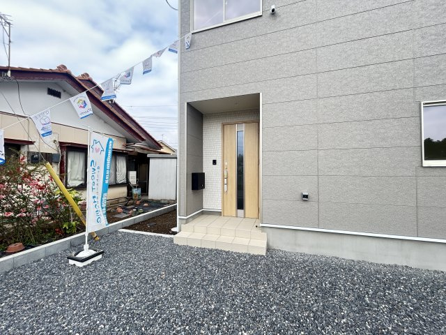新築　桐生市相生町第18　クレイドルガーデン　1号棟の玄関|現地写真　TVモニター付きドアホンでセキュリティも安心です！
