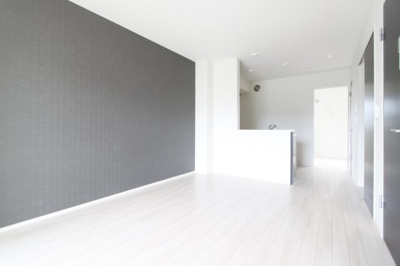 【居間・リビング】 | porte bonheur ふたかみ | こちらのリビングで趣味の時間をお楽しみください