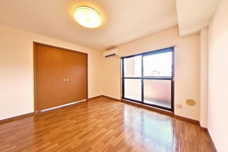 Y-ウエストツイチカの居間・リビング|おしゃれな居間です