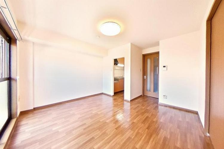 Y-ウエストツイチカの洋室|ゆったりした洋室です