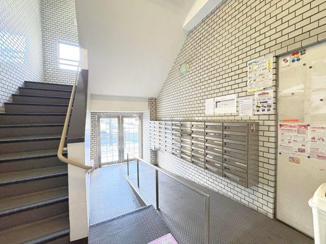 キャッスルマンション新小岩のロビー|ドキドキの新生活も、安心してスタート。ぴったりの住まいを見つけませんか？クランディアが一緒に住まい選びをサポートします‼　まずは、お気軽にお問合せください　＃クランディア