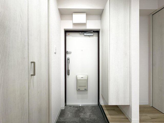 キャッスルマンション新小岩の玄関|ドキドキの新生活も、安心してスタート。ぴったりの住まいを見つけませんか？クランディアが一緒に住まい選びをサポートします‼　まずは、お気軽にお問合せください　＃クランディア