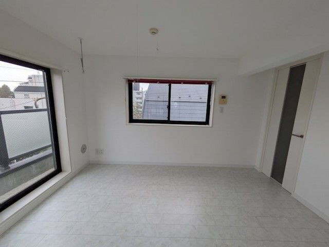 アニールの洋室