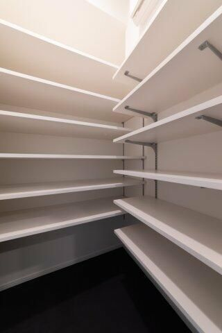 プラウドフラット渋谷笹塚の収納|シューズインクローゼット