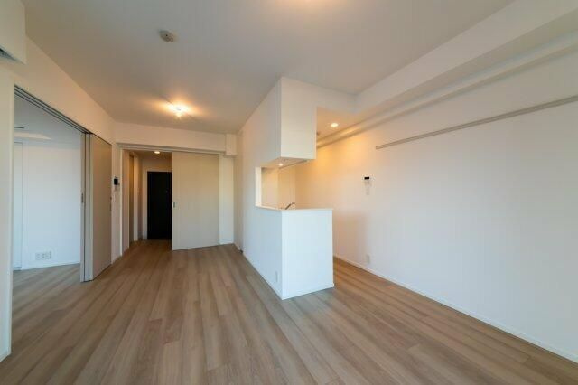 プラウドフラット渋谷笹塚の玄関|ダブルロックドア　モニタ付インターホン　ディンプルキー