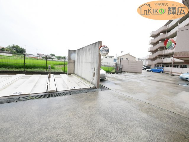 【駐車場】 | プレステージ明石魚住Ⅲ　3階 | 駐車場です