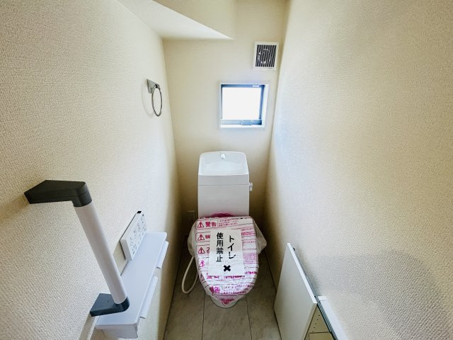 新築　前橋市小屋原町第１　Livele Garden.S　1号棟のトイレ|現地写真　節水タイプのウォシュレット付きトイレ、水道料節約に一役買います！
