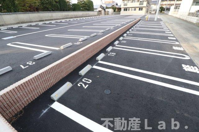 アクアフェリーチェ　A棟の駐車場