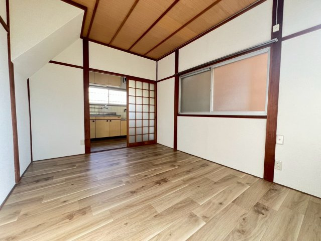 千代が丘２丁目貸家の居間・リビング