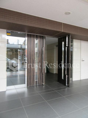 【エントランス】 | グラントレゾール浅草 | エントランス前