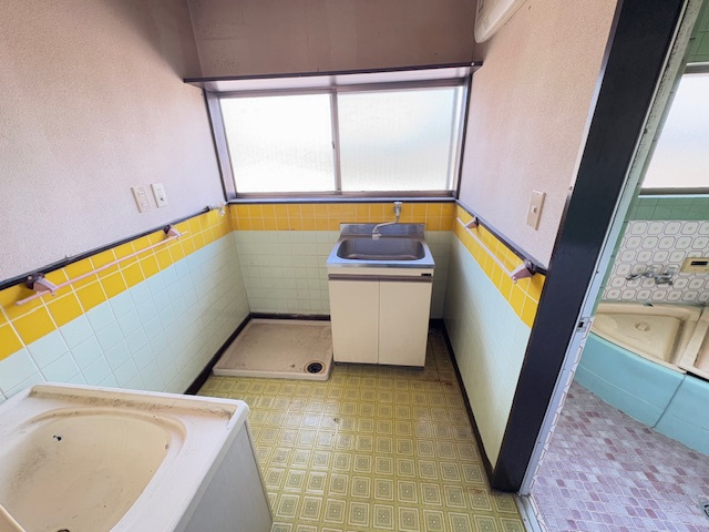 藤岡市本郷　中古1500の独立洗面台