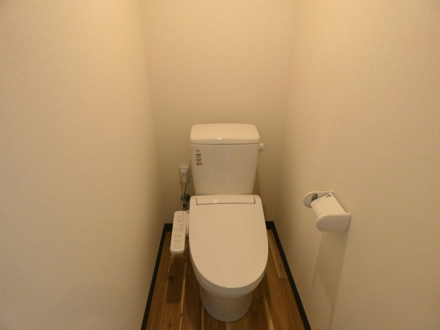 ラ・コリーヌヴィラＴＳのトイレ|同仕様の別物件写真となります