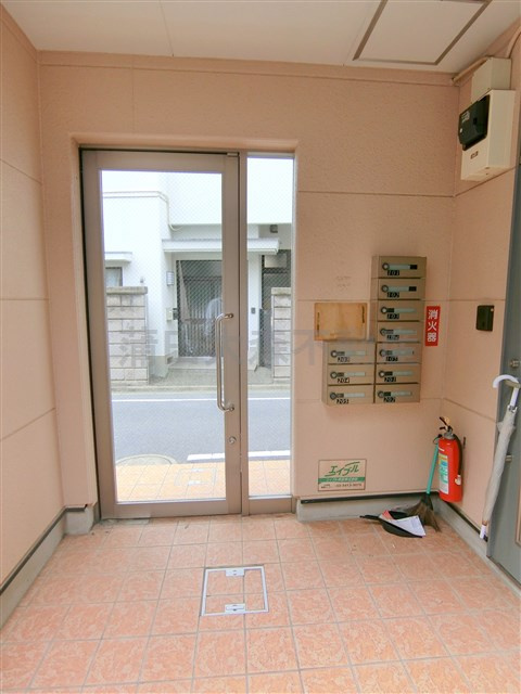 フレンドリーWESTのエントランス