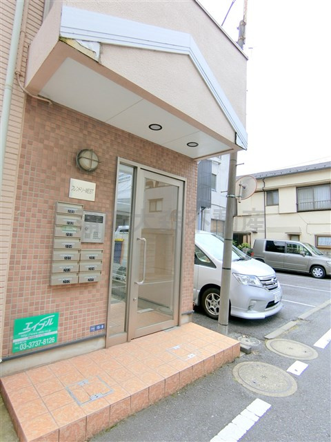 フレンドリーWESTのエントランス