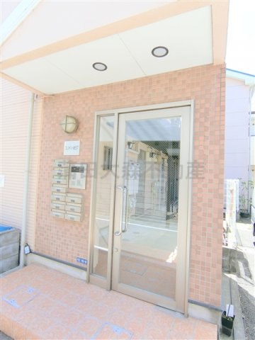 フレンドリーWESTのエントランス|TVモニター付オートロック