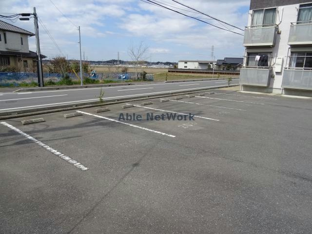 セレ・ＴＫハイツの駐車場|駐車場