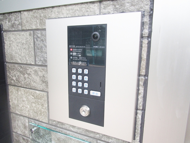 セレーノ新田のセキュリティ|モニター付きオートロック完備です☆