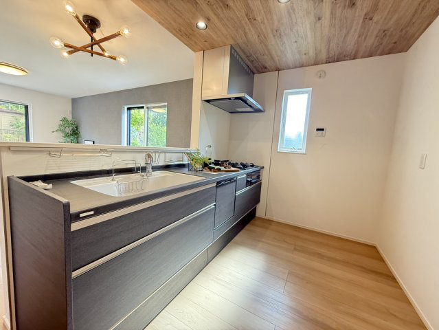 神戸市第4西区桜が丘東町4丁目　新築戸建のキッチン|同社施工事例です●年中無休：当日予約可●シンクは傷や汚れが付きにくく音を大幅に軽減する静音仕様