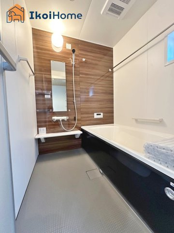 神戸市第4西区桜が丘東町4丁目　新築戸建の浴室|同社施工事例です●年中無休：当日予約可●小窓ございますので通気・換気良好です。清潔な空間を保てます