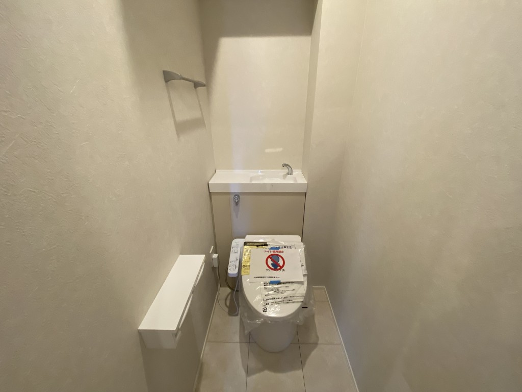 松ノ内町戸建 南側のトイレ