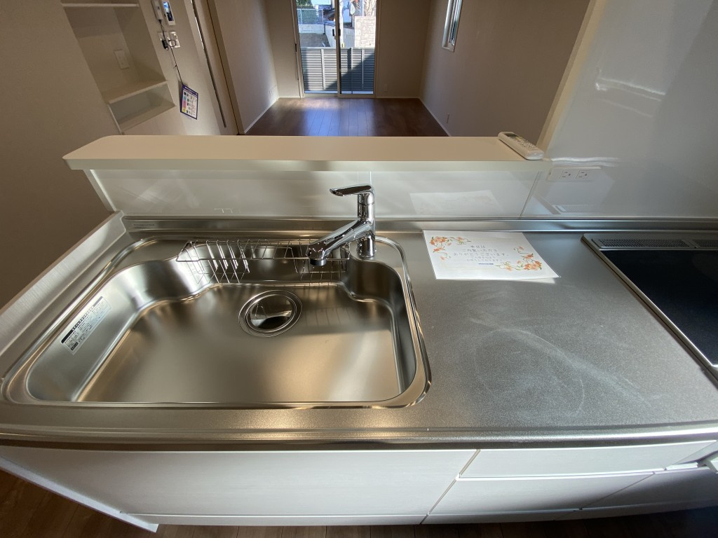 松ノ内町戸建 南側のキッチン