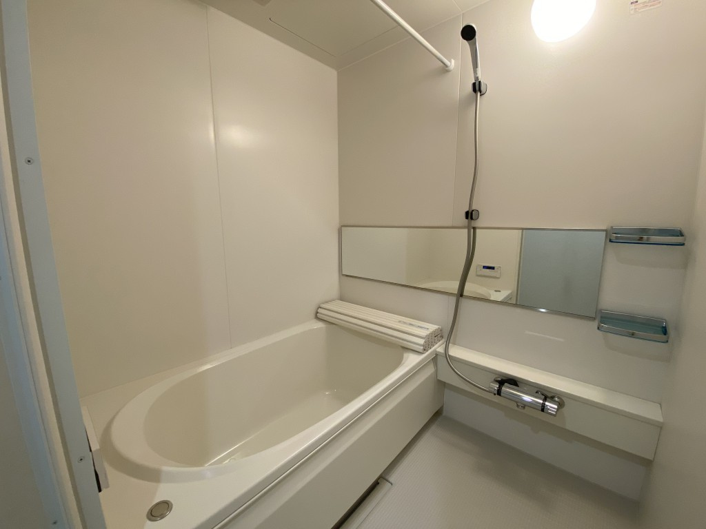 松ノ内町戸建 南側の浴室