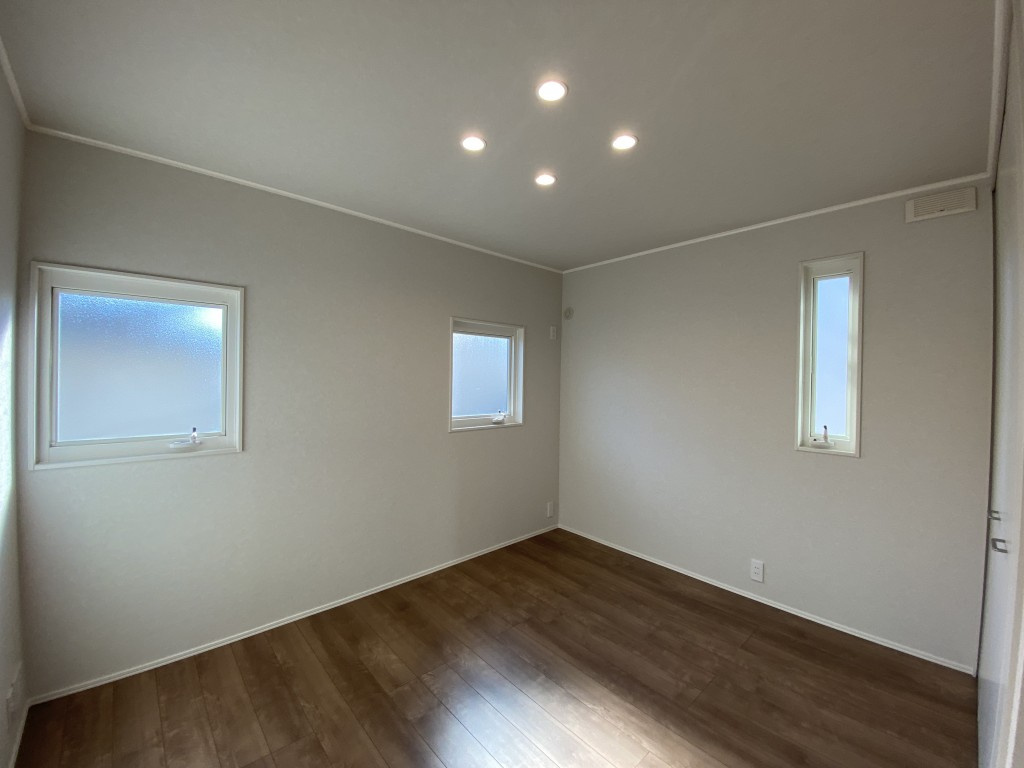 松ノ内町戸建 南側の居間・リビング