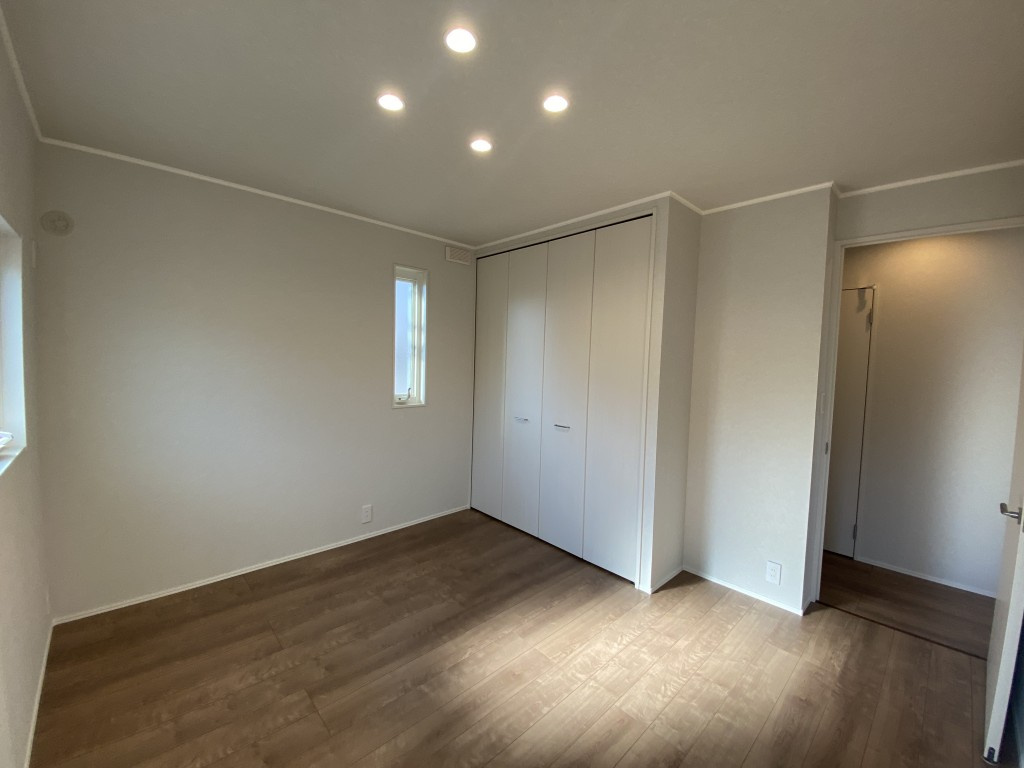 松ノ内町戸建 南側の居間・リビング