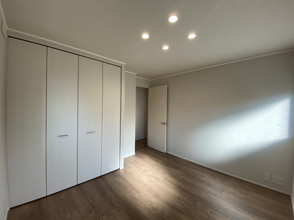 松ノ内町戸建 南側の居間・リビング