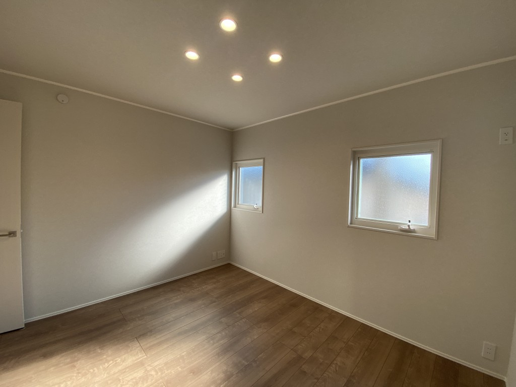 松ノ内町戸建 南側の居間・リビング