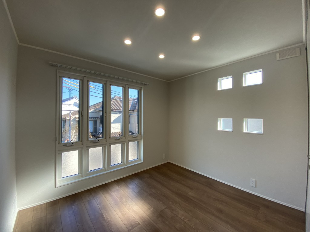 松ノ内町戸建 南側の居間・リビング