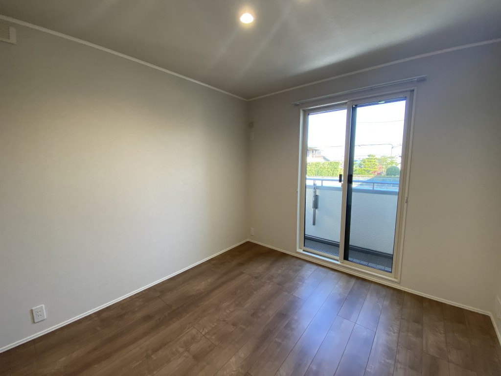 松ノ内町戸建 南側の居間・リビング